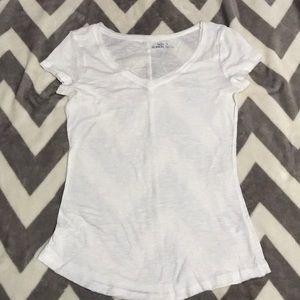 14th and Union white v-neck T